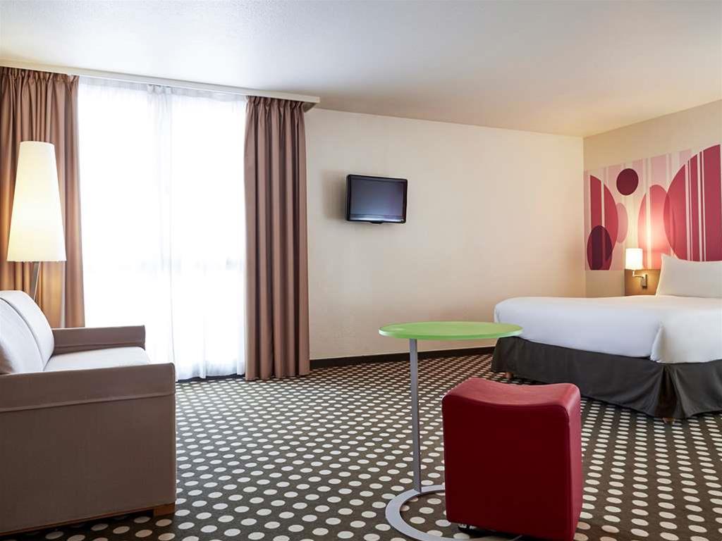 Ibis Styles Toulon Centre Port Hotel Buitenkant foto