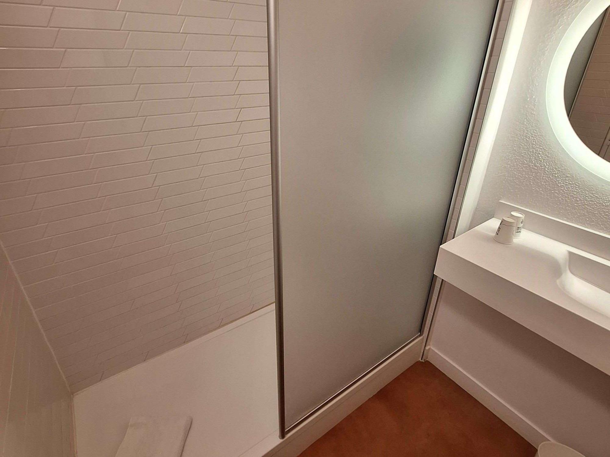 Ibis Styles Toulon Centre Port Hotel Buitenkant foto